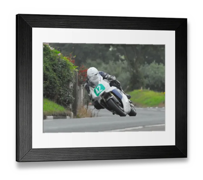 Framed Print : Brian Appleton (Suzuki) 2016 Supertwin Manx Grand Prix Framed Print : Brian Appleton (Suzuki) 2016 Supertwin Manx Grand Prix