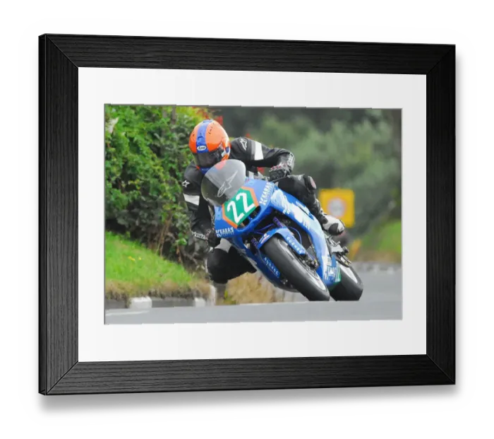Framed Print : Rob Temple (Kawasaki) 2016 Supertwin Manx Grand Prix Framed Print : Rob Temple (Kawasaki) 2016 Supertwin Manx Grand Prix
