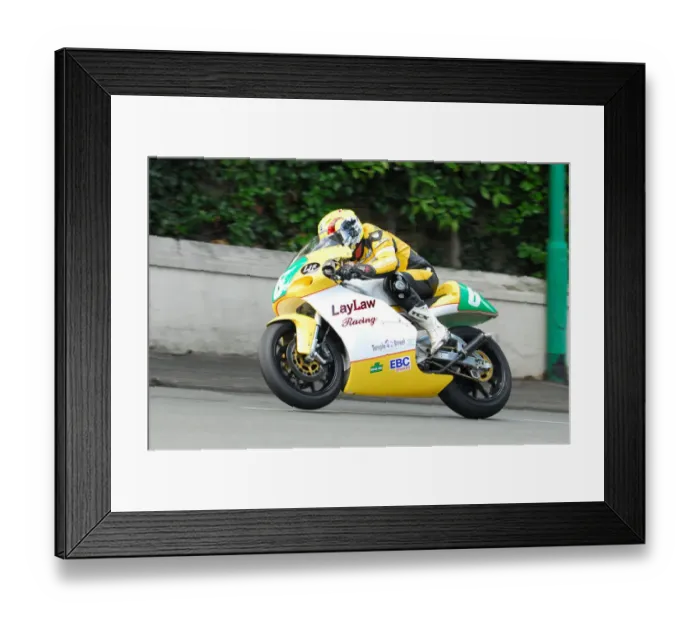 Framed Print : Ian Lougher (Yamaha) 2016 Lightweight Classic TT Framed Print : Ian Lougher (Yamaha) 2016 Lightweight Classic TT