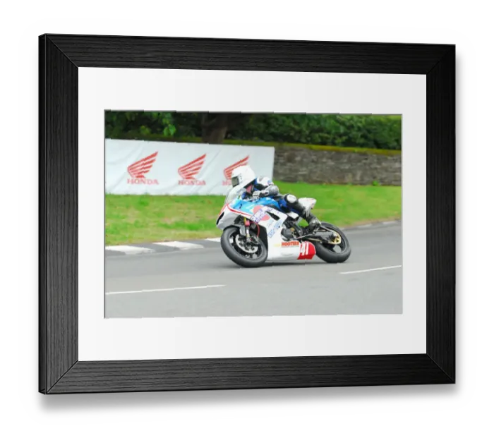 Framed Print : Steven Horne (Kawasaki) 2016 Newcomers Manx Grand Prix Framed Print : Steven Horne (Kawasaki) 2016 Newcomers Manx Grand Prix