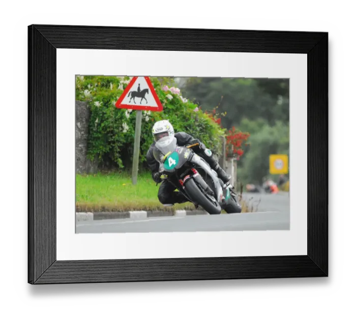 Framed Print : David Lumsden (Kawasaki) 2016 Supertwin Manx Grand Prix Framed Print : David Lumsden (Kawasaki) 2016 Supertwin Manx Grand Prix