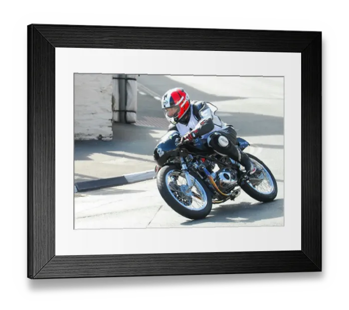 Framed Print : Neil Kiddie (Triumph) 2016 VMCC Parade Lap Framed Print : Neil Kiddie (Triumph) 2016 VMCC Parade Lap