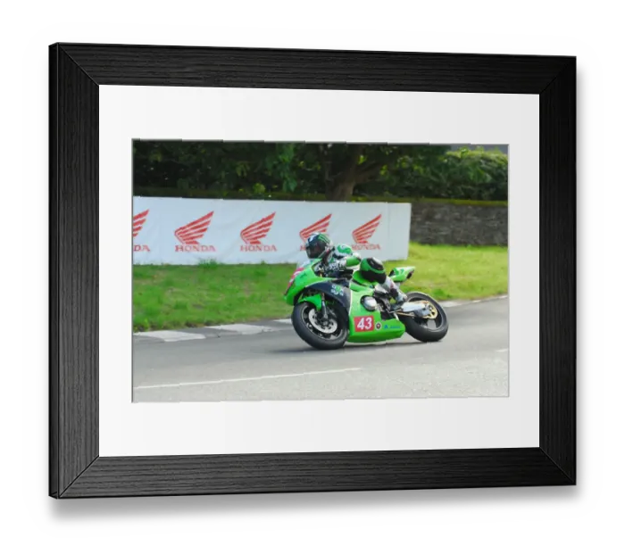 Framed Print : Scott Miller (Kawasaki) 2016 Newcomers Manx Grand Prix Framed Print : Scott Miller (Kawasaki) 2016 Newcomers Manx Grand Prix