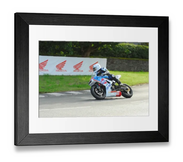 Framed Print : Stephen Horne (Kawasaki) 2016 Newcomers Manx Grand Prix Framed Print : Stephen Horne (Kawasaki) 2016 Newcomers Manx Grand Prix