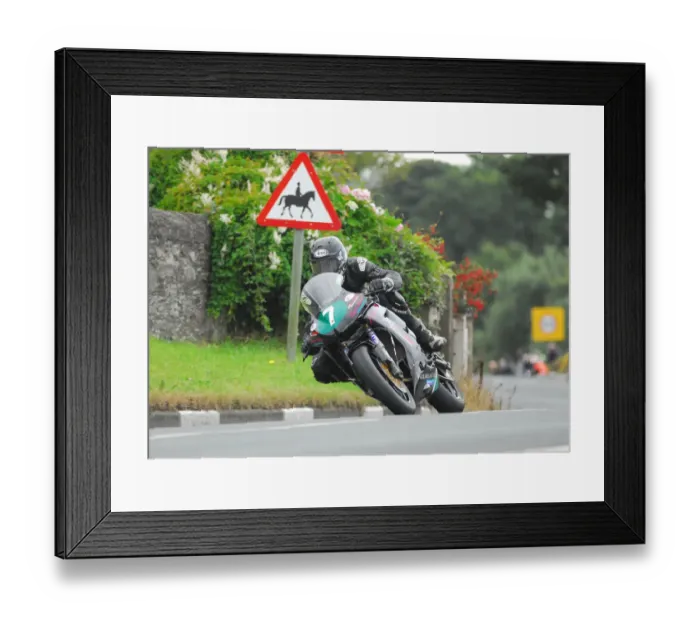 Framed Print : Darren Cooper (Kawasaki) 2016 Supertwin Manx Grand Prix Framed Print : Darren Cooper (Kawasaki) 2016 Supertwin Manx Grand Prix
