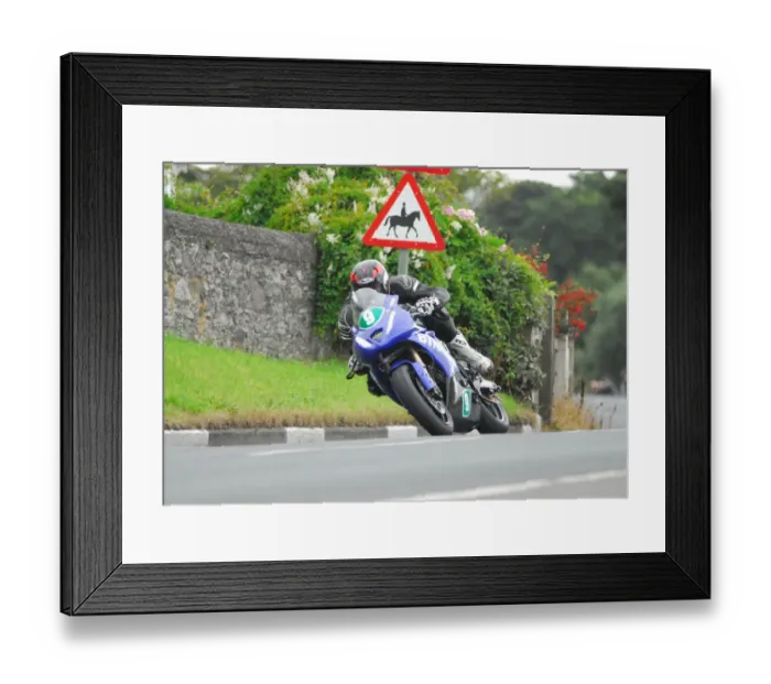 Framed Print : Tom Robinson (Suzuki) 2016 Supertwin Manx Grand Prix Framed Print : Tom Robinson (Suzuki) 2016 Supertwin Manx Grand Prix