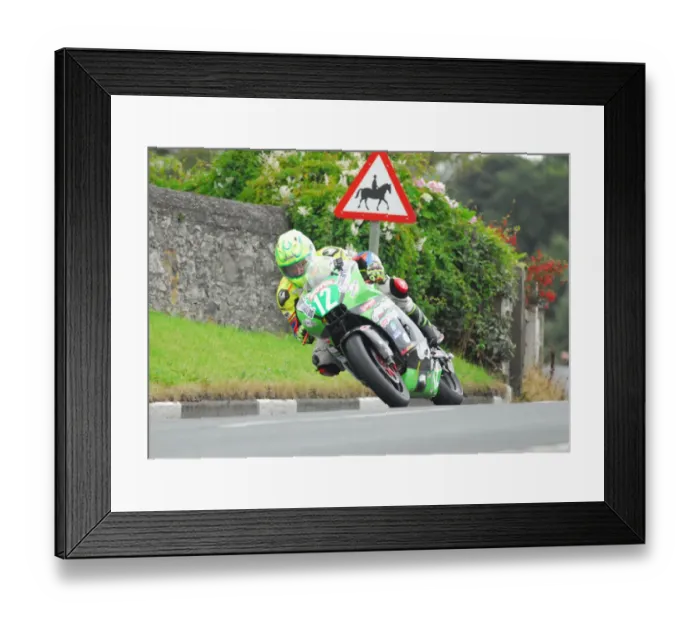 Framed Print : Victor Lopez Santos (Kawasaki) 2016 Supertwin Manx Grand Prix Framed Print : Victor Lopez Santos (Kawasaki) 2016 Supertwin Manx Grand Prix