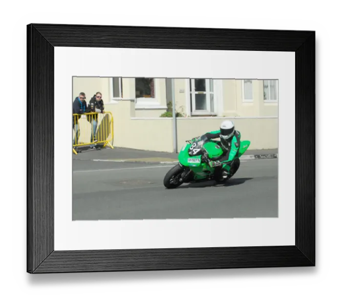 Framed Print : Ian Gardner (Kawasaki) 2016 Junior Manx Grand Prix Framed Print : Ian Gardner (Kawasaki) 2016 Junior Manx Grand Prix