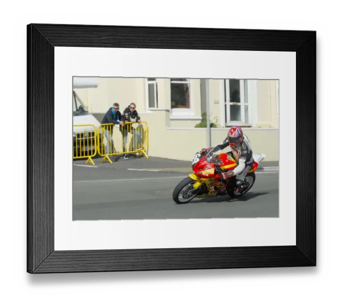 Framed Print : Ross Orchard (Yanaha) 2016 Junior Manx Grand Prix Framed Print : Ross Orchard (Yanaha) 2016 Junior Manx Grand Prix