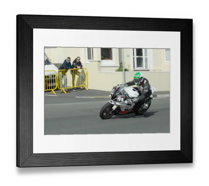 Framed Print : Tommy Henry (Yamaha) 2016 Junior Manx Grand Prix Framed Print : Tommy Henry (Yamaha) 2016 Junior Manx Grand Prix
