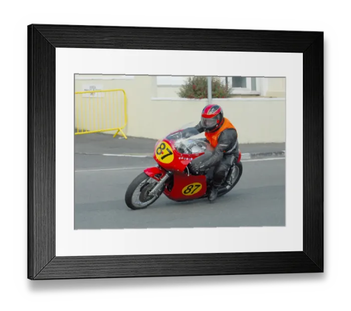 Framed Print : Gary Hutton (Honda) 2016 Senior Classic TT Framed Print : Gary Hutton (Honda) 2016 Senior Classic TT
