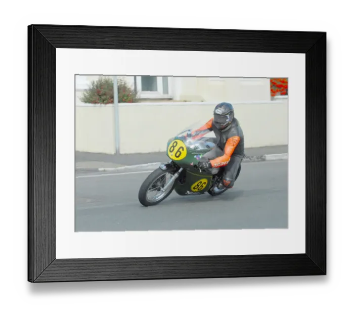 Framed Print : Lee Jennings (Dunnel Norton) 2016 Senior Classic TT Framed Print : Lee Jennings (Dunnel Norton) 2016 Senior Classic TT