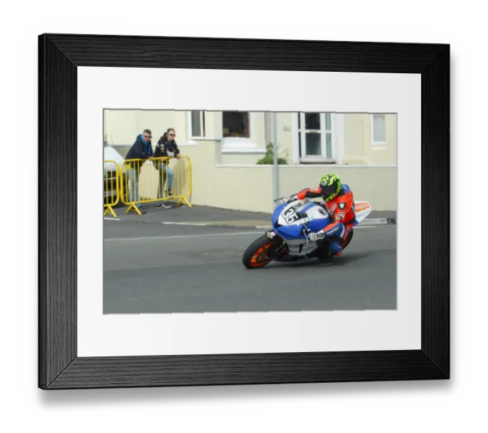 Framed Print : Steve Moody (Triumph) 2016 Junior Manx Grand Prix Framed Print : Steve Moody (Triumph) 2016 Junior Manx Grand Prix