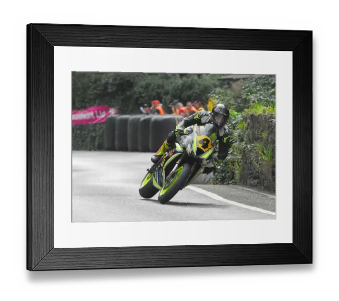 Framed Print : Tom Weeden (Triumph) 2016 Senior Manx Grand Prix Framed Print : Tom Weeden (Triumph) 2016 Senior Manx Grand Prix