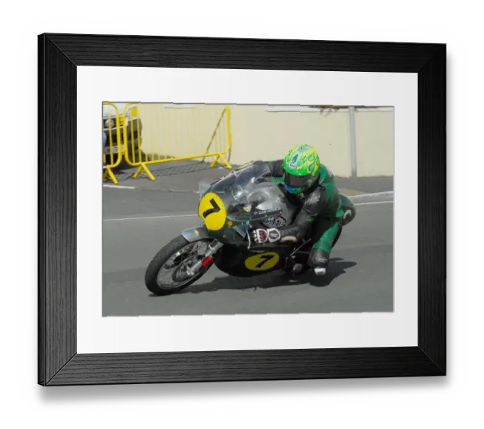 Framed Print : Cameron Donald (Egli Vincent) 2016 Senior Classic TT Framed Print : Cameron Donald (Egli Vincent) 2016 Senior Classic TT