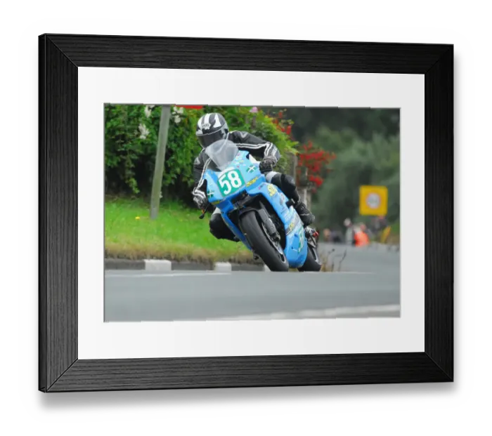 Framed Print : Paul Williams (Suzuki) 2016 Supertwin Manx Grand Prix Framed Print : Paul Williams (Suzuki) 2016 Supertwin Manx Grand Prix