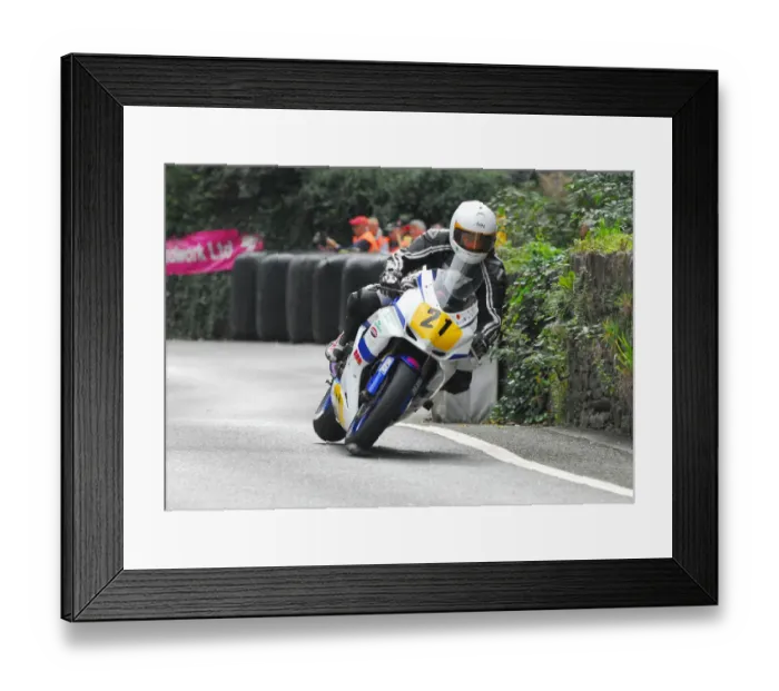 Framed Print : Jason Corcoran (Yamaha) 2016 Senior Manx Grand Prix Framed Print : Jason Corcoran (Yamaha) 2016 Senior Manx Grand Prix