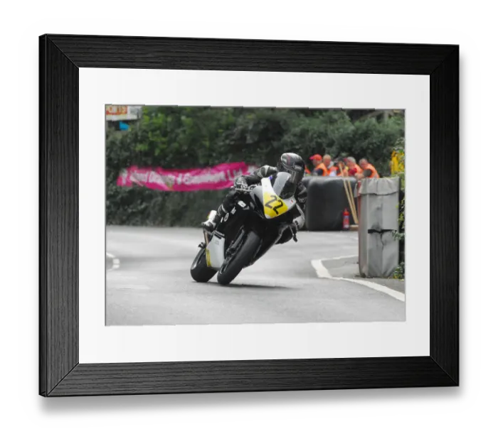 Framed Print : Andy Fenton (Suzuki) 2016 Senior Manx Grand Prix Framed Print : Andy Fenton (Suzuki) 2016 Senior Manx Grand Prix