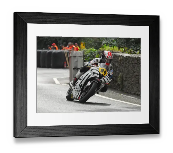 Framed Print : Andreas Psychogyios (Yamaha) 2016 Senior Manx Grand Prix Framed Print : Andreas Psychogyios (Yamaha) 2016 Senior Manx Grand Prix