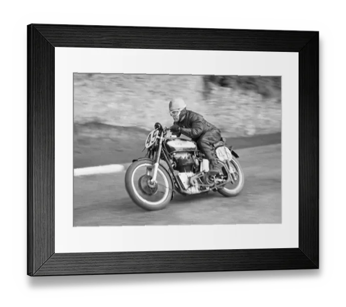 Framed Print : Fred Pusey (Norton) 1952 Junior Manx Grand Prix Framed Print : Fred Pusey (Norton) 1952 Junior Manx Grand Prix