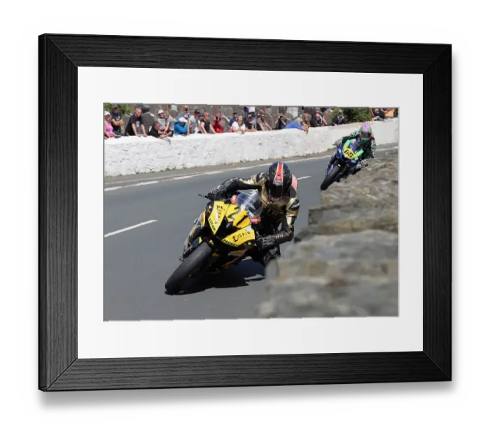 Framed Print : Joe Yeardsley (Yamaha) 2022 Southern 100 Framed Print : Joe Yeardsley (Yamaha) 2022 Southern 100