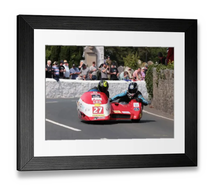 Framed Print : Nigel Smith & Ian Tennant (Ireson Honda) 2022 Southern 100 Framed Print : Nigel Smith & Ian Tennant (Ireson Honda) 2022 Southern 100