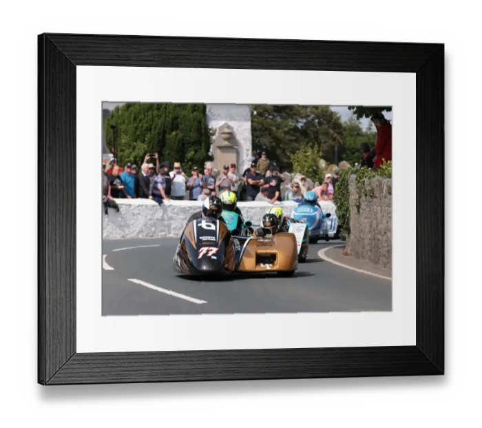 Framed Print : Tim Reeves & Kevin Rousseau (LCR Yamaha) 2022 Southern 100 Framed Print : Tim Reeves & Kevin Rousseau (LCR Yamaha) 2022 Southern 100