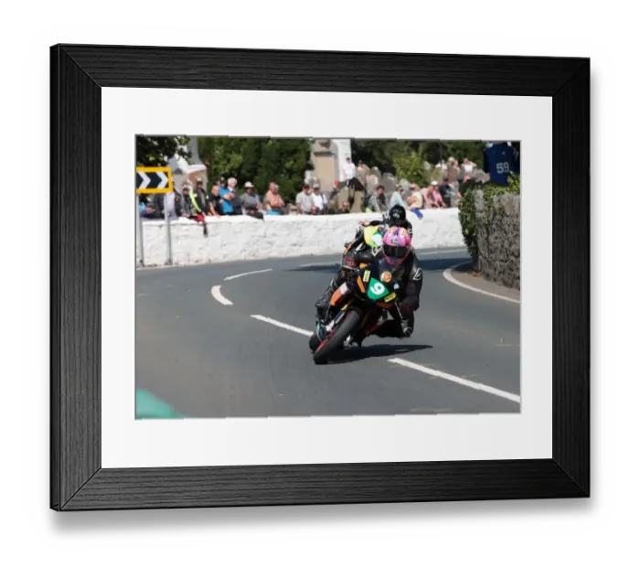 Framed Print : Forest Dunn (Aprilia) 2022 Southern 100 Framed Print : Forest Dunn (Aprilia) 2022 Southern 100