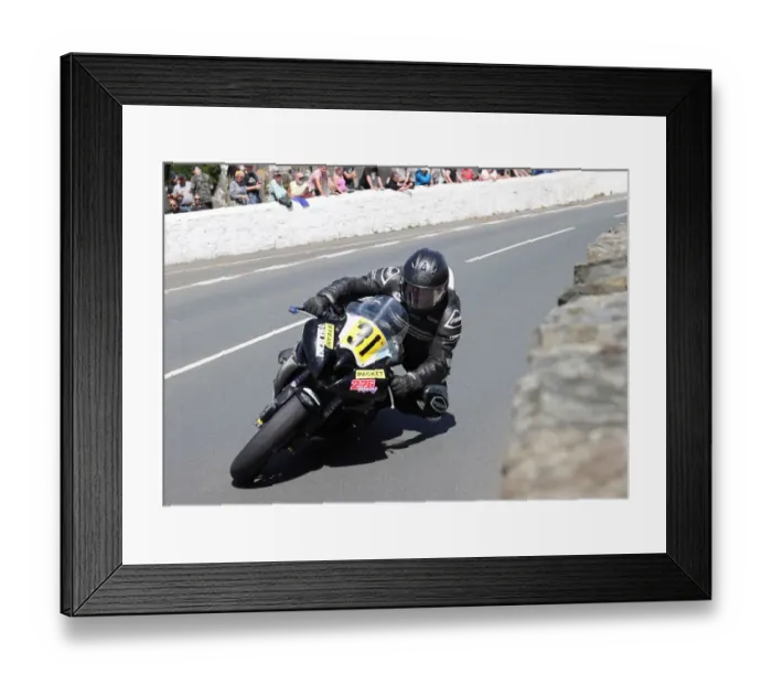 Framed Print : Mark Parrett (Yamaha) 2022 Southern 100 Framed Print : Mark Parrett (Yamaha) 2022 Southern 100