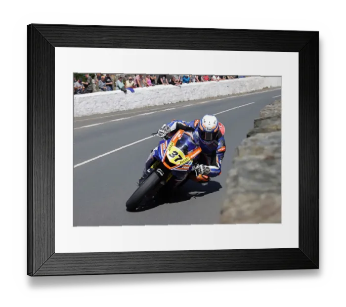 Framed Print : Marcus Simpson (Yamaha) 2022 Southern 100 Framed Print : Marcus Simpson (Yamaha) 2022 Southern 100