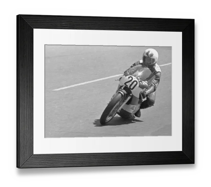 Framed Print : Noel Clegg (Yamaha) 1975 Junior TT Framed Print : Noel Clegg (Yamaha) 1975 Junior TT