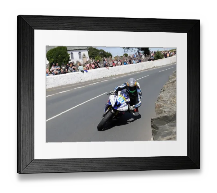 Framed Print : Kevin Barsby (Yamaha) 2022 Southern 100 Framed Print : Kevin Barsby (Yamaha) 2022 Southern 100