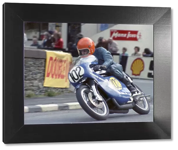 Dave Goodfellow (Crooks Suzuki) 1974 Senior Manx Grand Prix