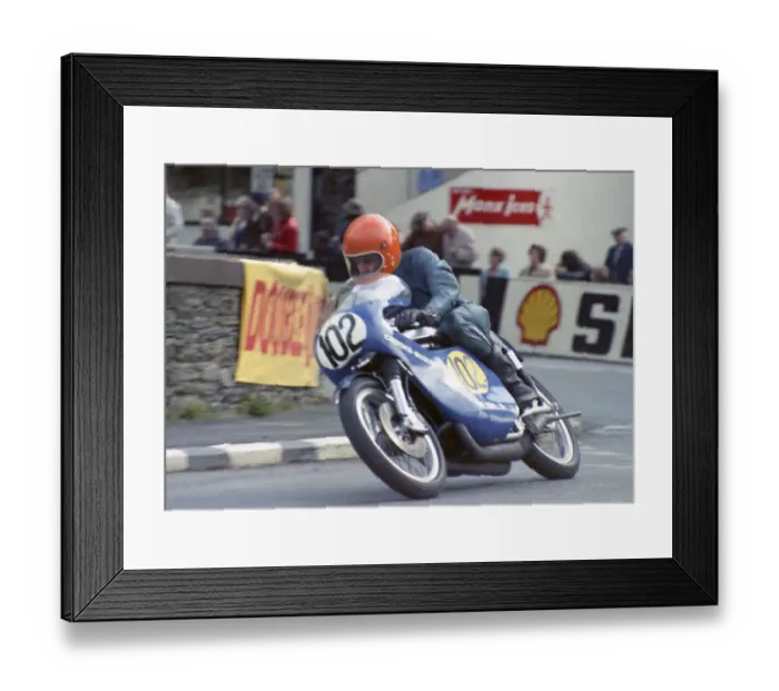 Framed Print : Dave Goodfellow (Crooks Suzuki) 1974 Senior Manx Grand Prix Framed Print : Dave Goodfellow (Crooks Suzuki) 1974 Senior Manx Grand Prix
