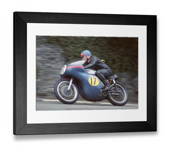 Framed Print : Eric Cornes (Norton) 1974 Senior Manx Grand Prix Framed Print : Eric Cornes (Norton) 1974 Senior Manx Grand Prix