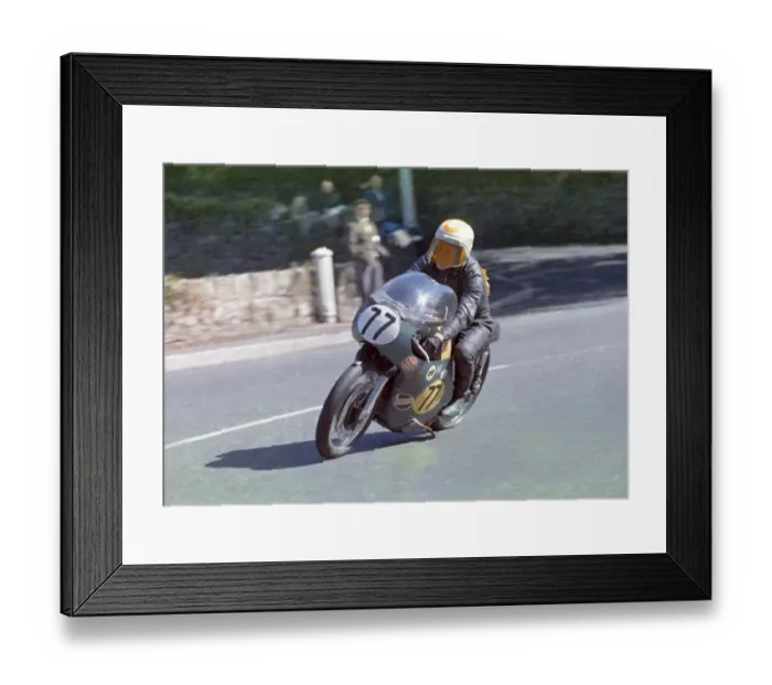 Framed Print : Brian Garratt (Matchless) 1972 Senior Manx Grand Prix Framed Print : Brian Garratt (Matchless) 1972 Senior Manx Grand Prix