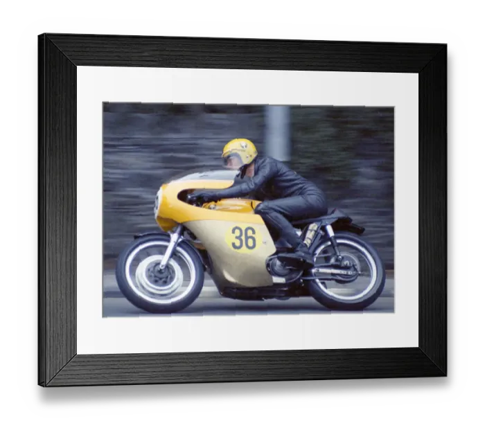 Framed Print : Ken Inwood (Norton) 1974 Senior Manx Grand Prix Framed Print : Ken Inwood (Norton) 1974 Senior Manx Grand Prix