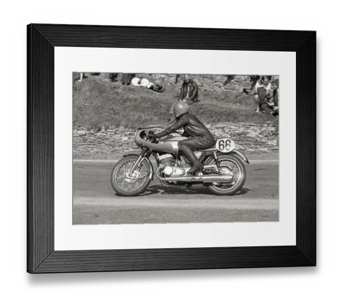 Framed Print : Phil Nichols (Suzuki) 1973 Senior Manx Grand Prix Framed Print : Phil Nichols (Suzuki) 1973 Senior Manx Grand Prix
