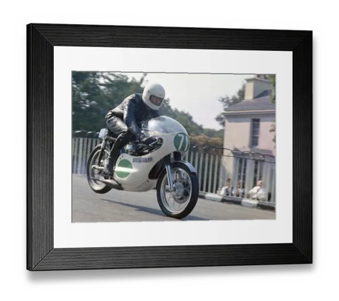 Framed Print : Peter Sharpe (Yamsel) 1972 Lightweight Manx Grand Prix Framed Print : Peter Sharpe (Yamsel) 1972 Lightweight Manx Grand Prix