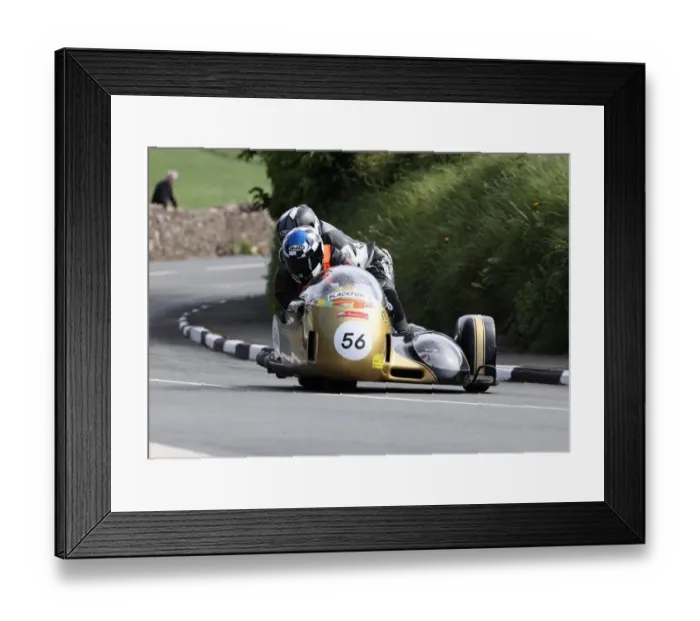 Framed Print : Marvin Vermeulin & Jouk Hahn (Triumph Vermulin) 2022 Pre TT Classic