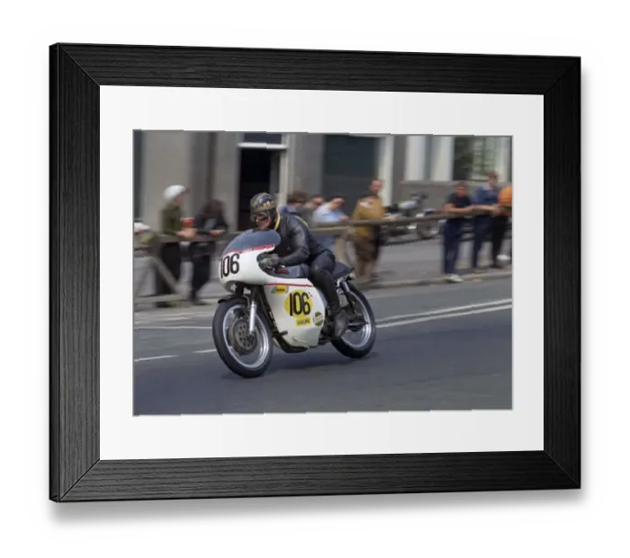 Framed Print : Harry Reynolds (Matchless) on Bray Hill 1970 Senior TT Framed Print : Harry Reynolds (Matchless) on Bray Hill 1970 Senior TT