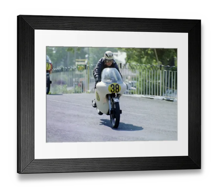 Framed Print : Alan Lawton (Norton) on Ballaugh Bridge 1970 Senior TT Framed Print : Alan Lawton (Norton) on Ballaugh Bridge 1970 Senior TT