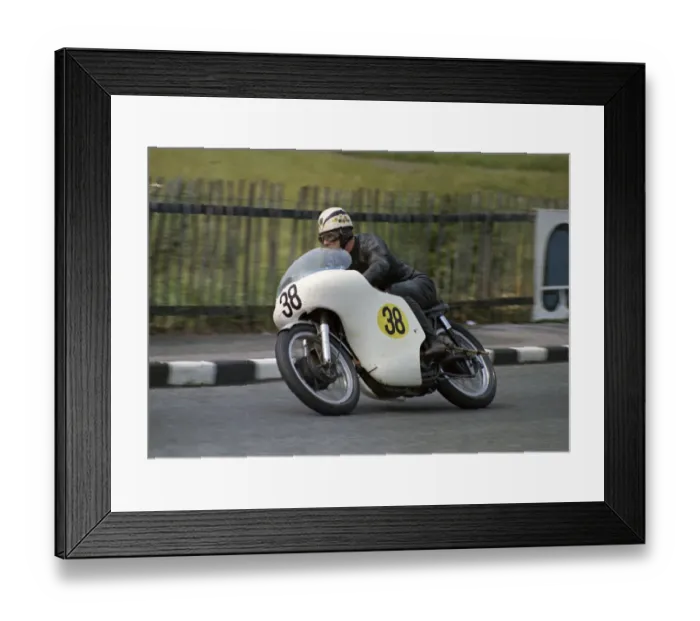 Framed Print : Alan Lawton (Norton) at Cruickshanks 1970 Senior TT Framed Print : Alan Lawton (Norton) at Cruickshanks 1970 Senior TT