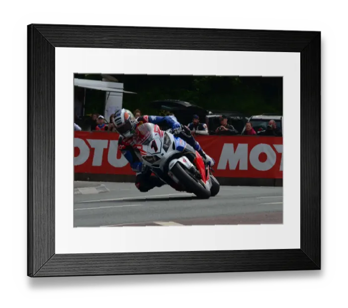 Framed Print : John McGuinness (Honda) at Quarter Bridge 2012 Formula One TT Framed Print : John McGuinness (Honda) at Quarter Bridge 2012 Formula One TT