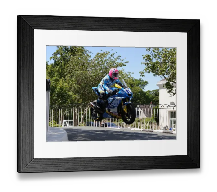 Framed Print : Lee Johnston (Yamaha) on Ballaugh Bridge 2019 Supersport TT Framed Print : Lee Johnston (Yamaha) on Ballaugh Bridge 2019 Supersport TT