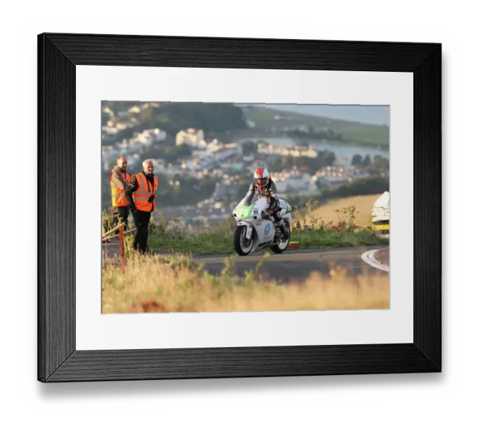 Framed Print : Chris Moore Yamaha 2022 Lightweight Manx Grand Prix Framed Print : Chris Moore Yamaha 2022 Lightweight Manx Grand Prix