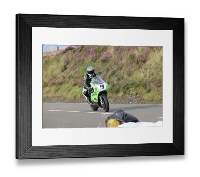 Framed Print : Rob Hodson Kawasaki 2022 Classic Superbike Manx Grand Prix