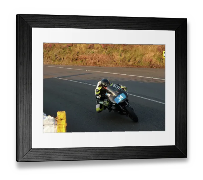 Framed Print : Liam Chawke (Kawasaki) at Guthries 2022 Junior Manx Grand Prix Framed Print : Liam Chawke (Kawasaki) at Guthries 2022 Junior Manx Grand Prix