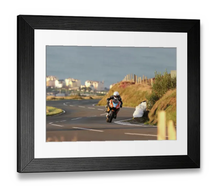Framed Print : Jamie Coward Norton 2022 Senior Classic Manx Grand Prix Framed Print : Jamie Coward Norton 2022 Senior Classic Manx Grand Prix
