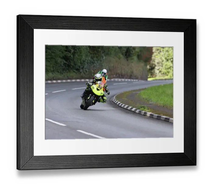 Framed Print : Manxman Frankie Stennett (Kawasaki) at Quarry Bends 2022 Senior Manx Grand Prix Framed Print : Manxman Frankie Stennett (Kawasaki) at Quarry Bends 2022 Senior Manx Grand Prix
